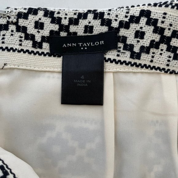 Ann Taylor Pencil Skirt Size 4 Ivory Black Geometric Stripe - Picture 6 of 7